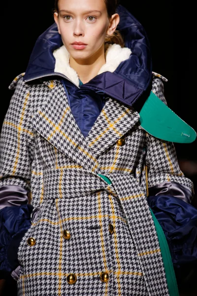 Look 27